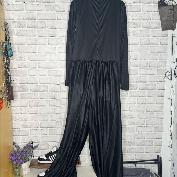 Black Long Sleeve Cocktail Romper with Crew Neck - Picture 6 of 10